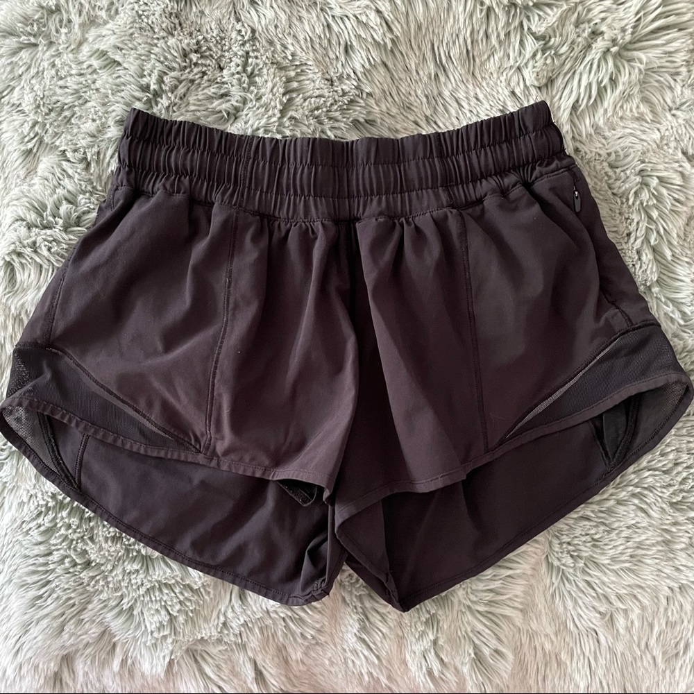 Black lululemon hotty hot shorts